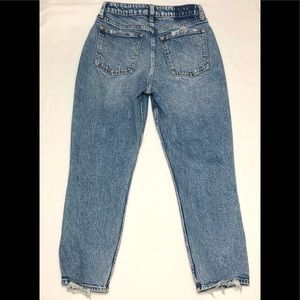 Abercrombie & Fitch The Mom High Rise Distressed Jeans